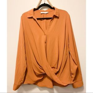 Classy and flirty twisted blouse